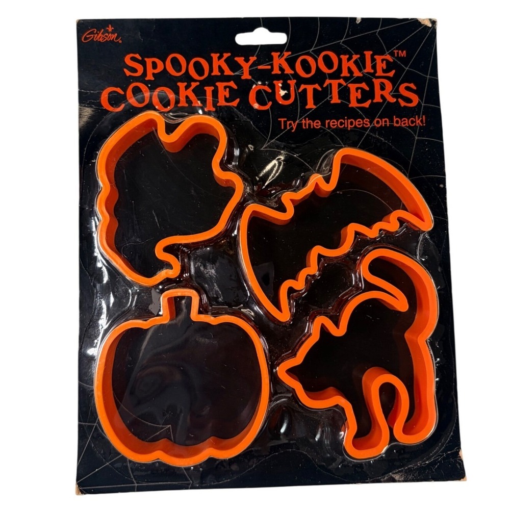Gibson Spooky-Kookie Halloween Cookie Cutters Set 4 Orange Ghost Bat Pumpkin 90s